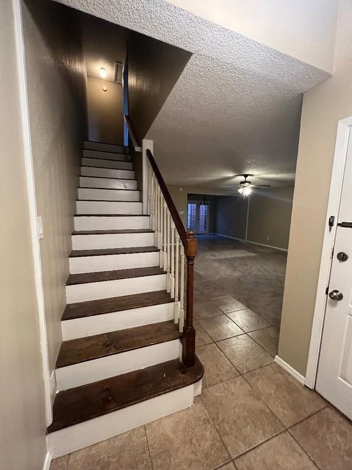 8639 Knoxville Dr Unit C #C - Photo 5 of 27