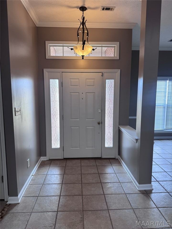 1924 Dundee Dr - Photo 2 of 37