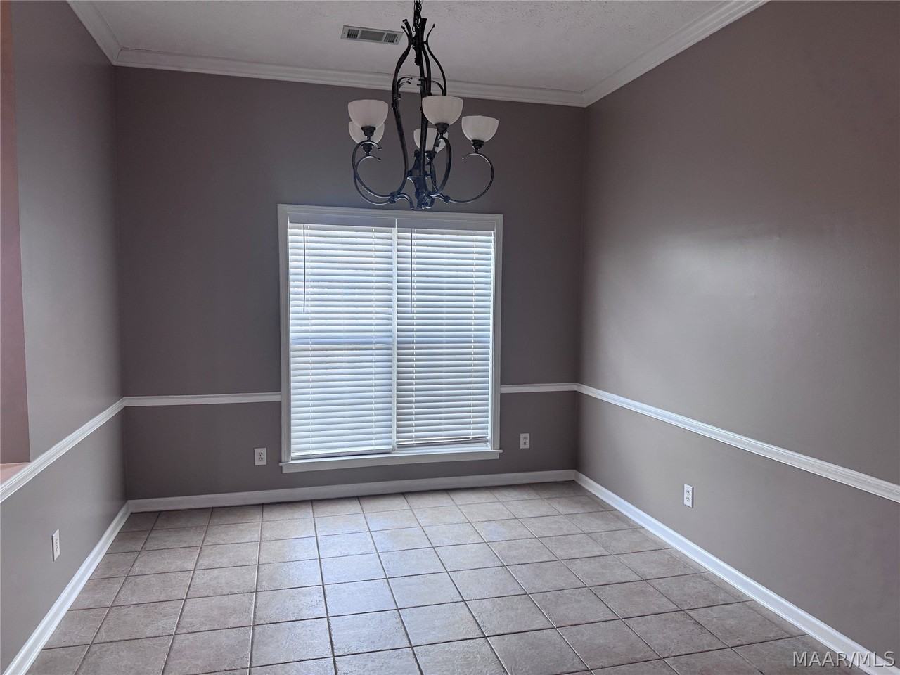 1924 Dundee Dr - Photo 3 of 37