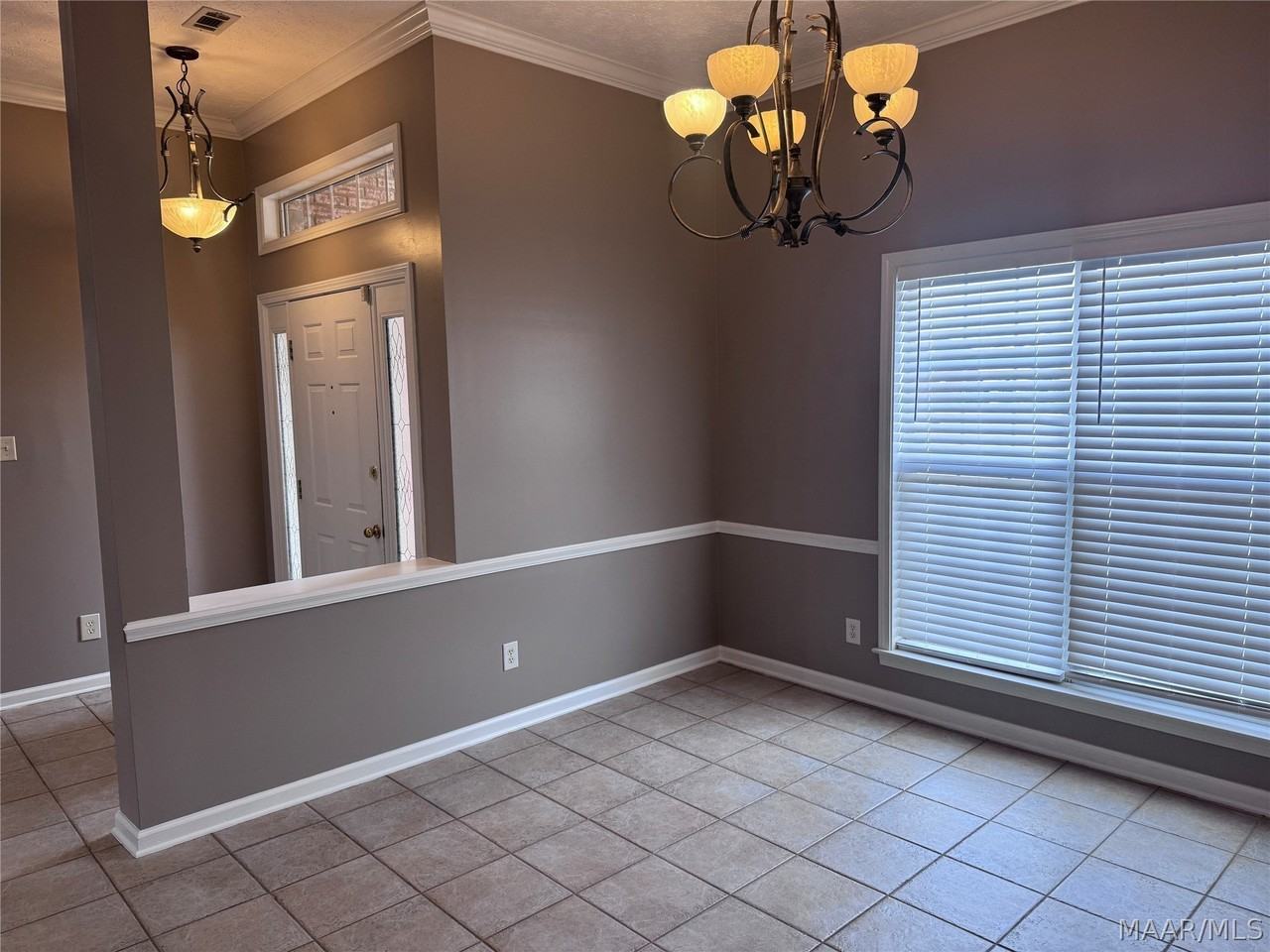 1924 Dundee Dr - Photo 4 of 37