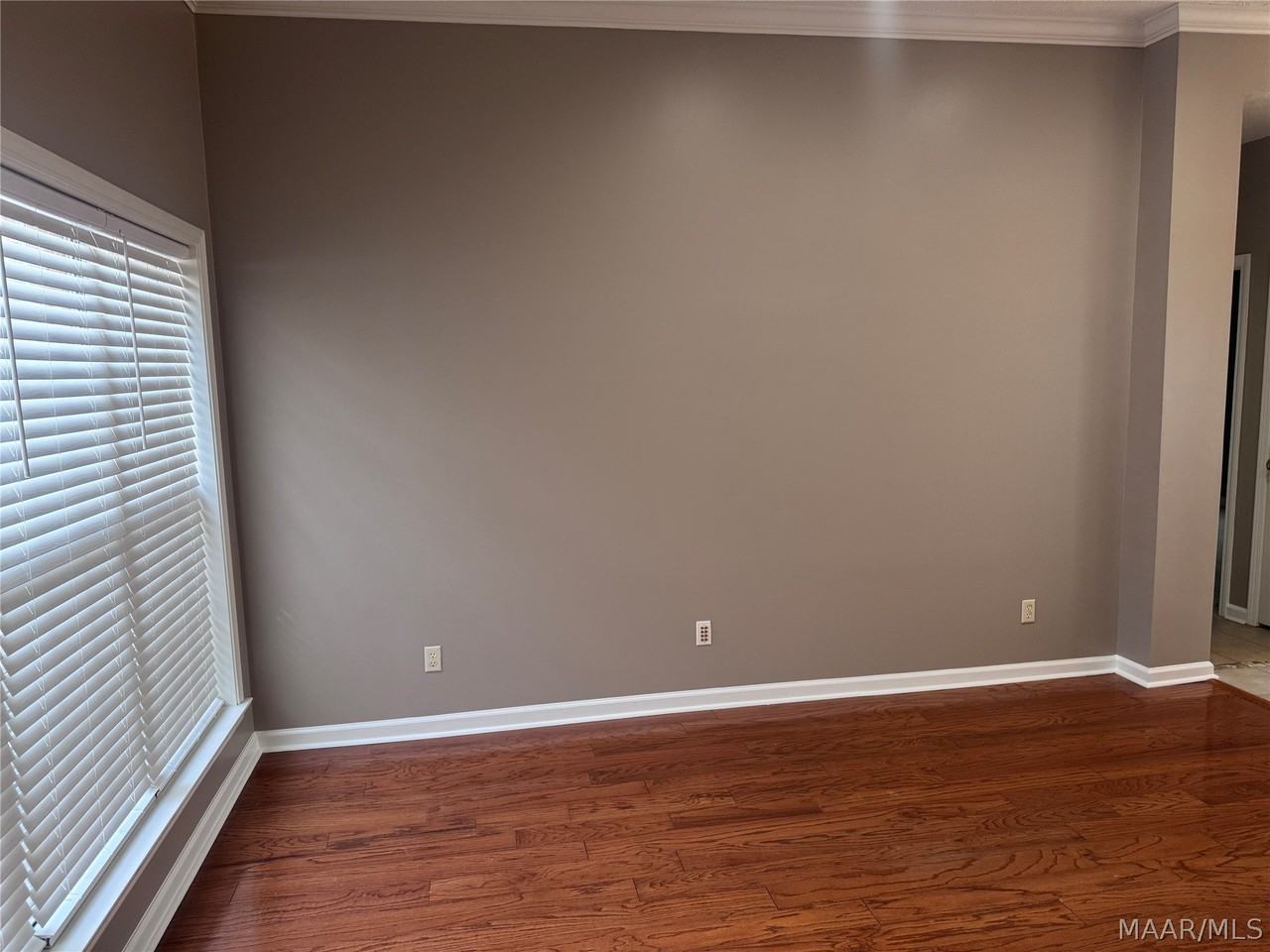 1924 Dundee Dr - Photo 6 of 37