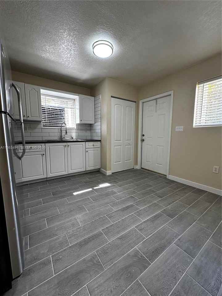 1465 Nw 59th St #1465 - Photo 2 of 16