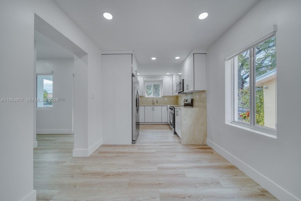 4345 Sw 5th Ter - Photo 2 of 26