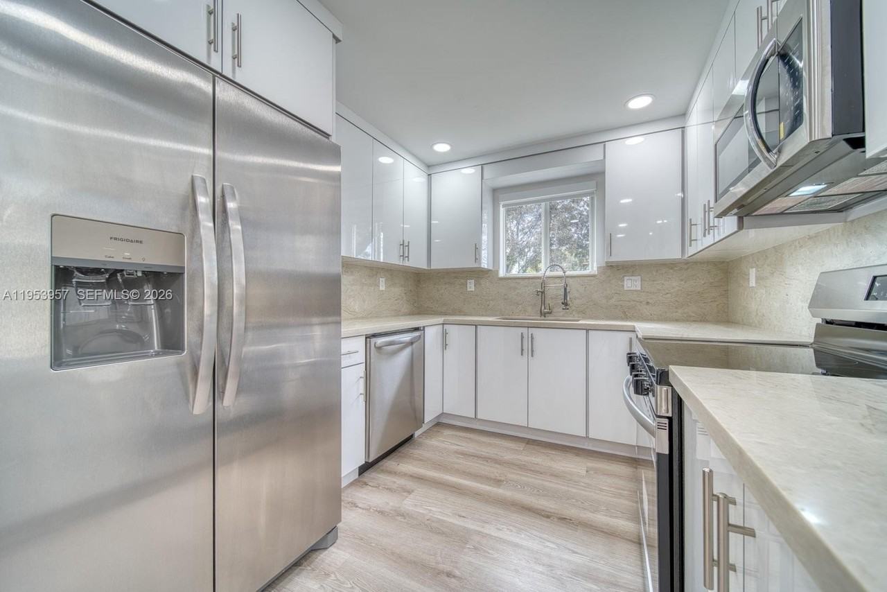 4345 Sw 5th Ter - Photo 5 of 26