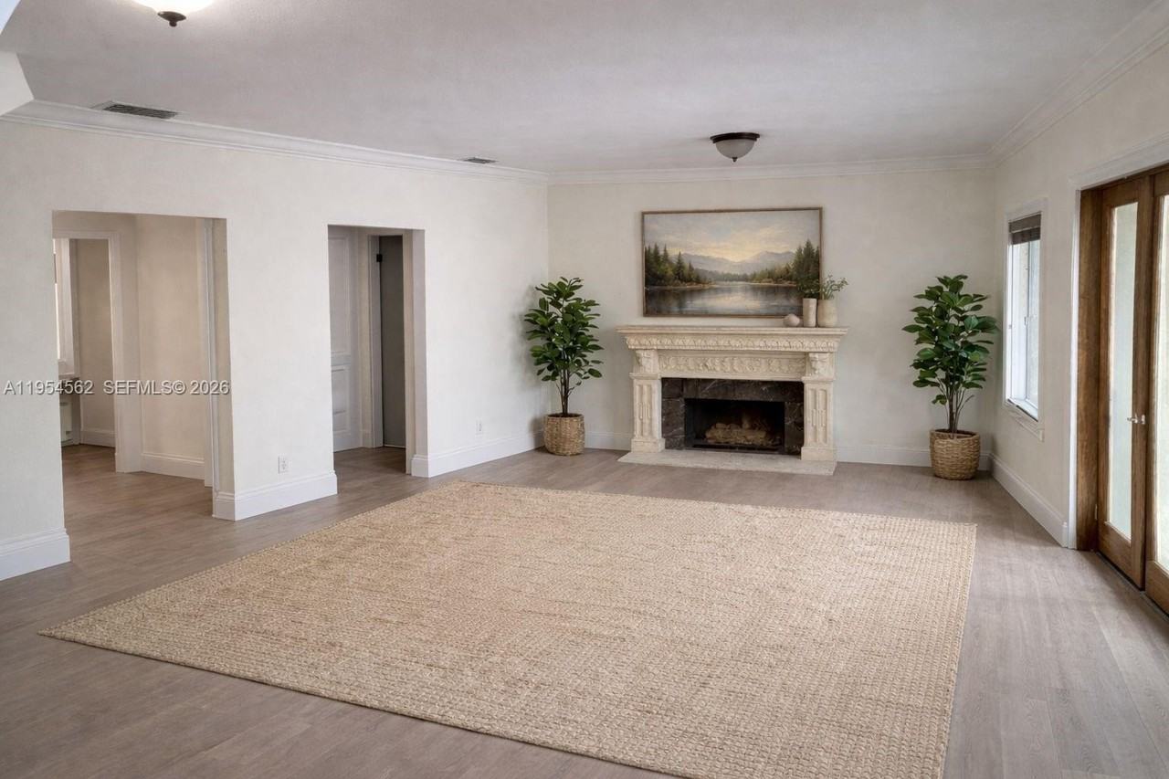 2264 Sw 16th Ter #A - Photo 3 of 20