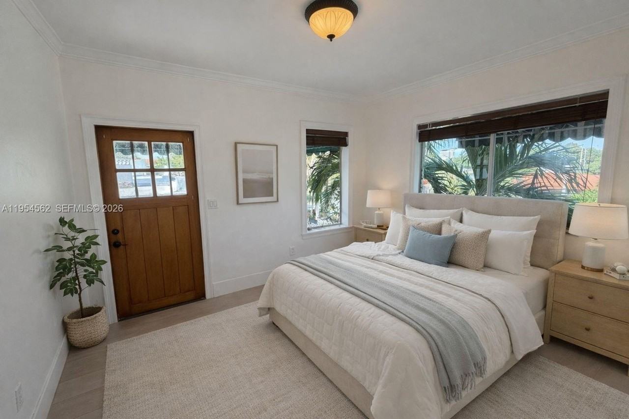 2264 Sw 16th Ter #A - Photo 4 of 20