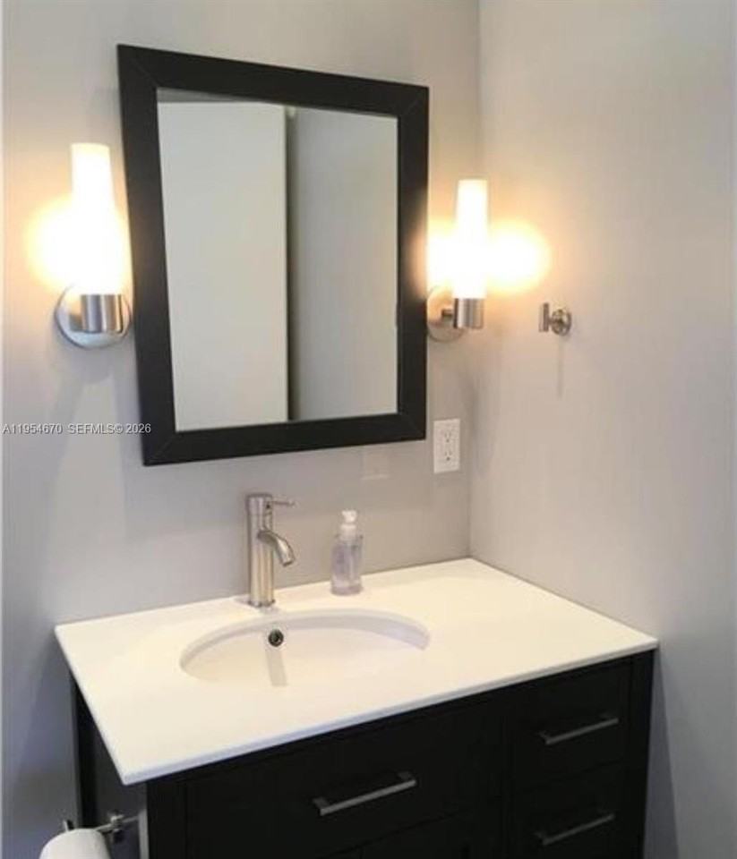 1990 Brickell Ave #I - Photo 6 of 18