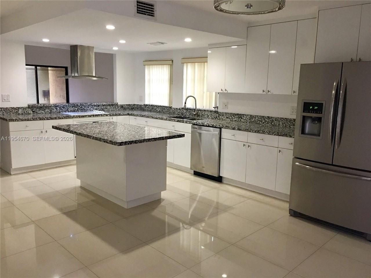 1990 Brickell Ave #I - Photo 7 of 18