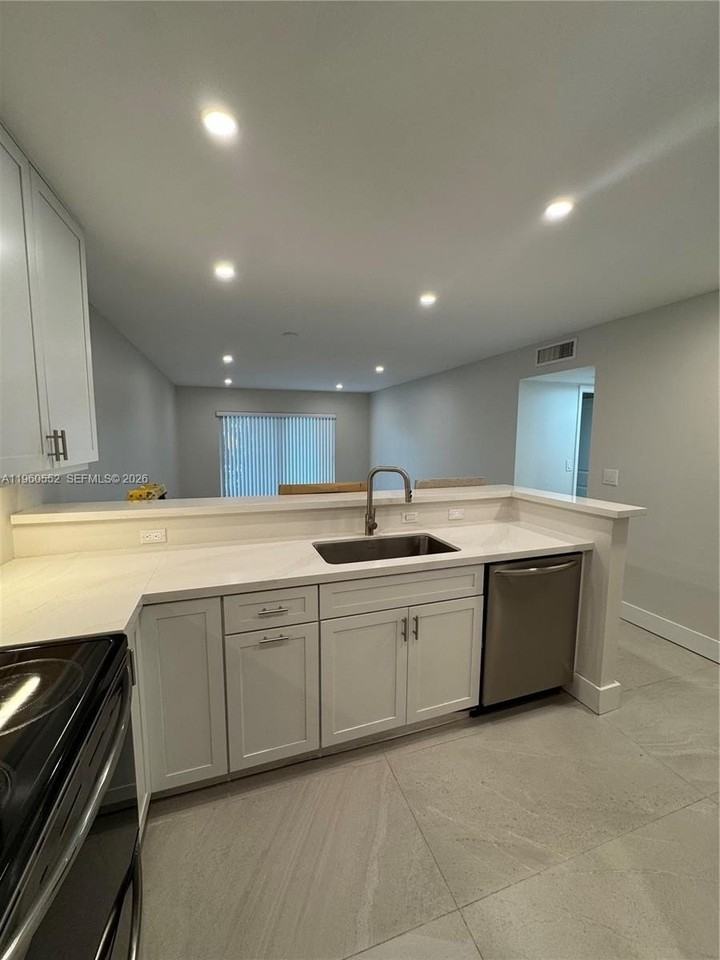 7810 Camino Real #I104 - Photo 3 of 8