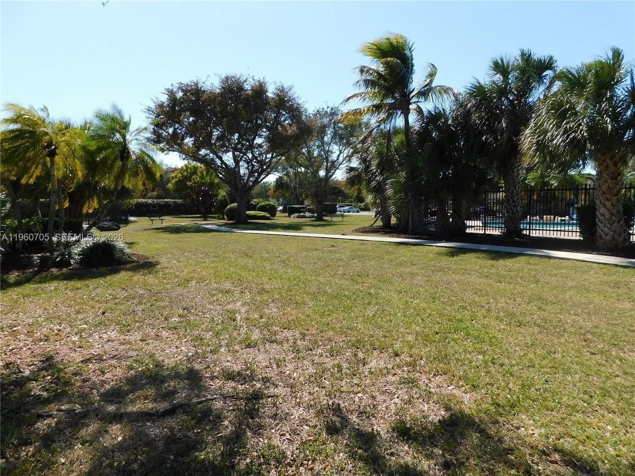 14211 Sw 62nd St #14211 - Photo 5 of 30