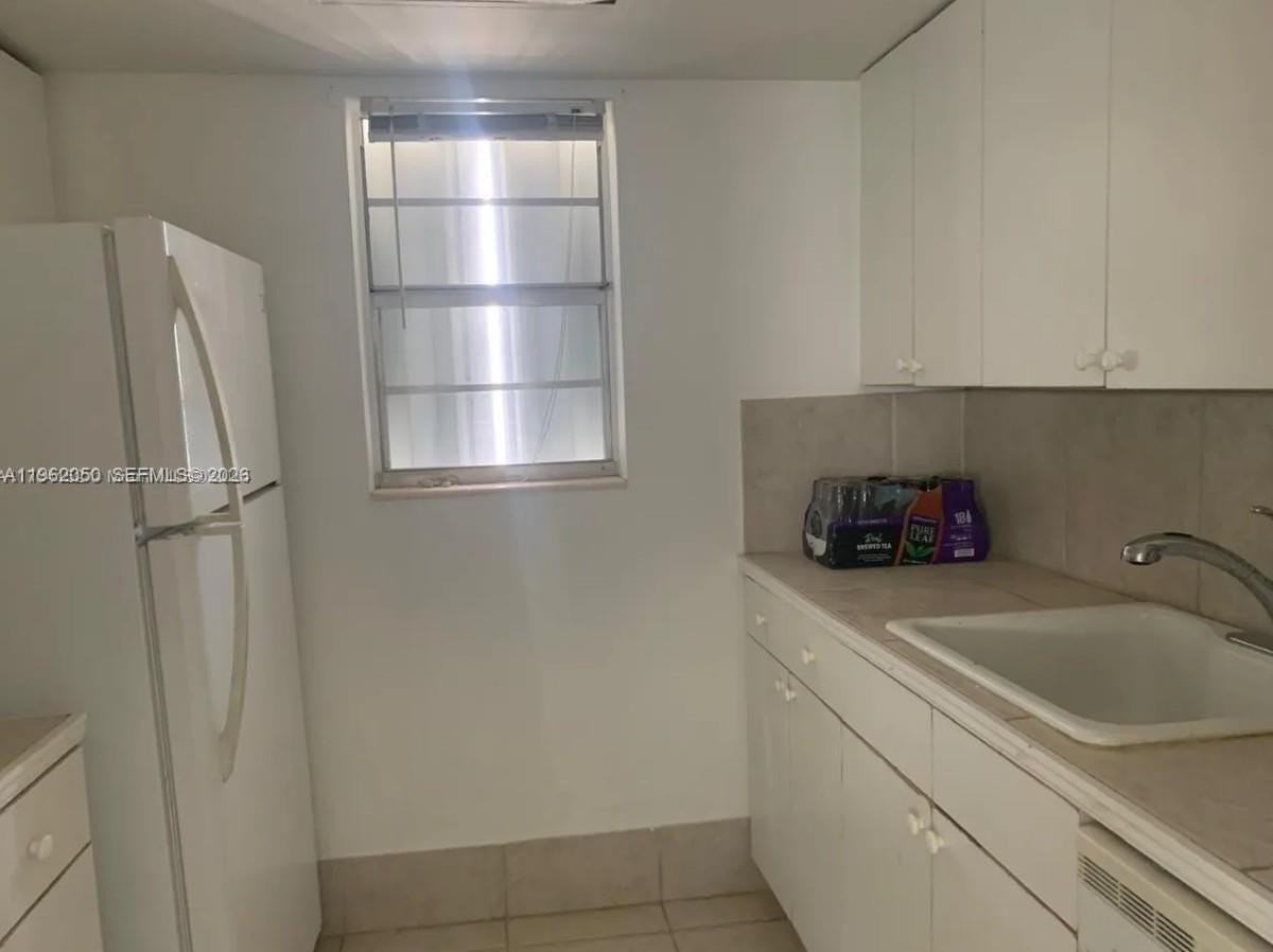 637 Ne 6th Ct #K - Photo 4 of 12