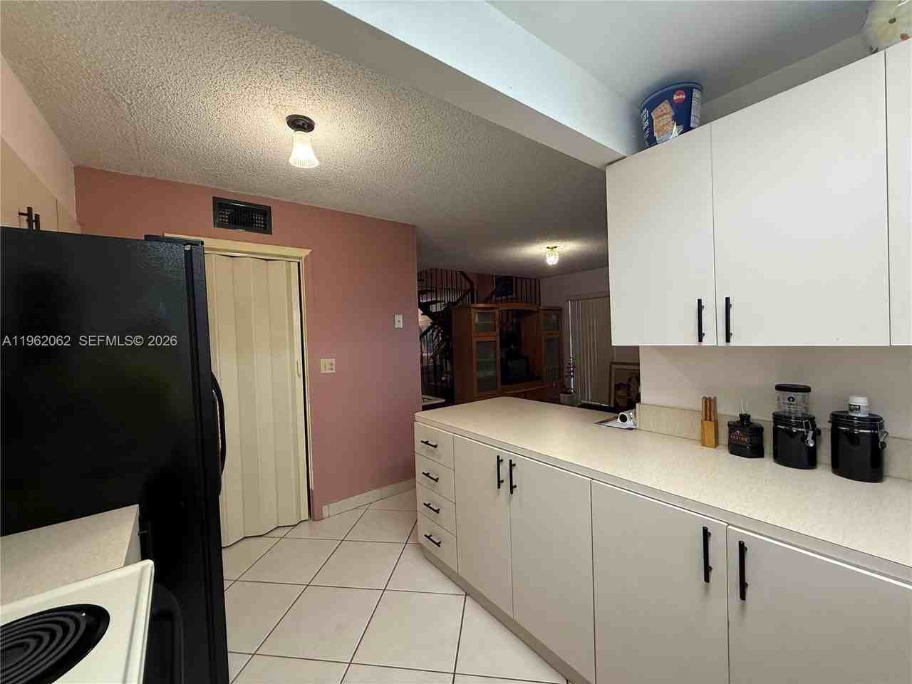 6500 Kendale Lakes Dr #114 - Photo 7 of 19