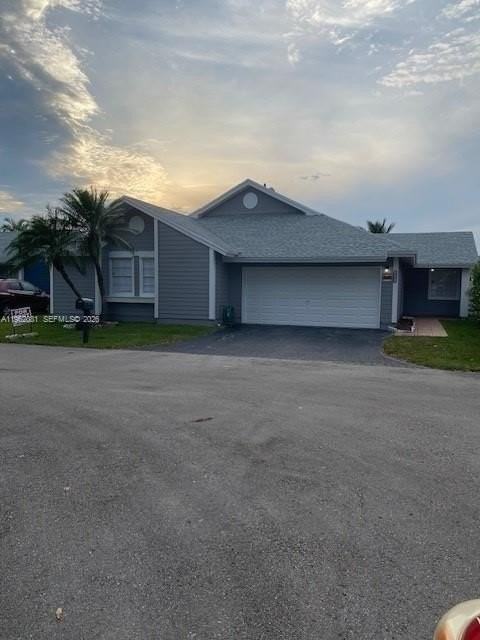10304 Sw 139th Pl - Photo 3 of 28