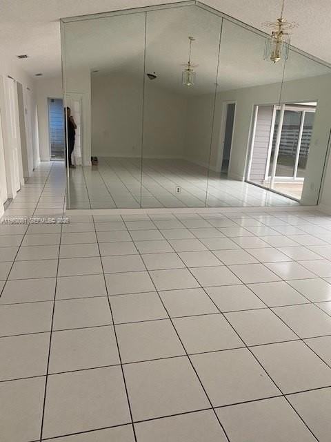 10304 Sw 139th Pl - Photo 5 of 28