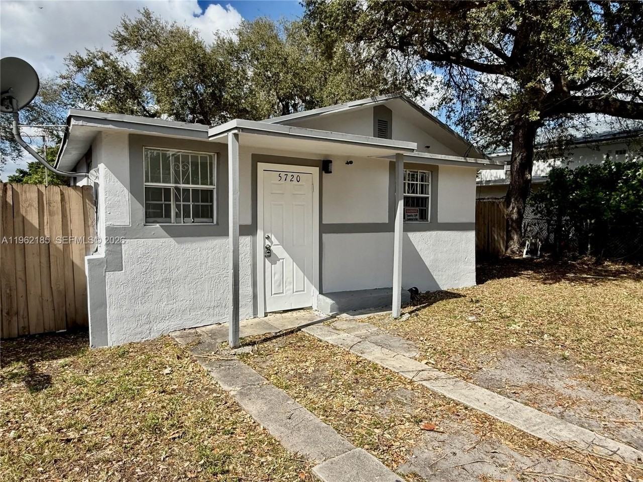 5720 Nw 23rd Ave - Photo 3 of 48