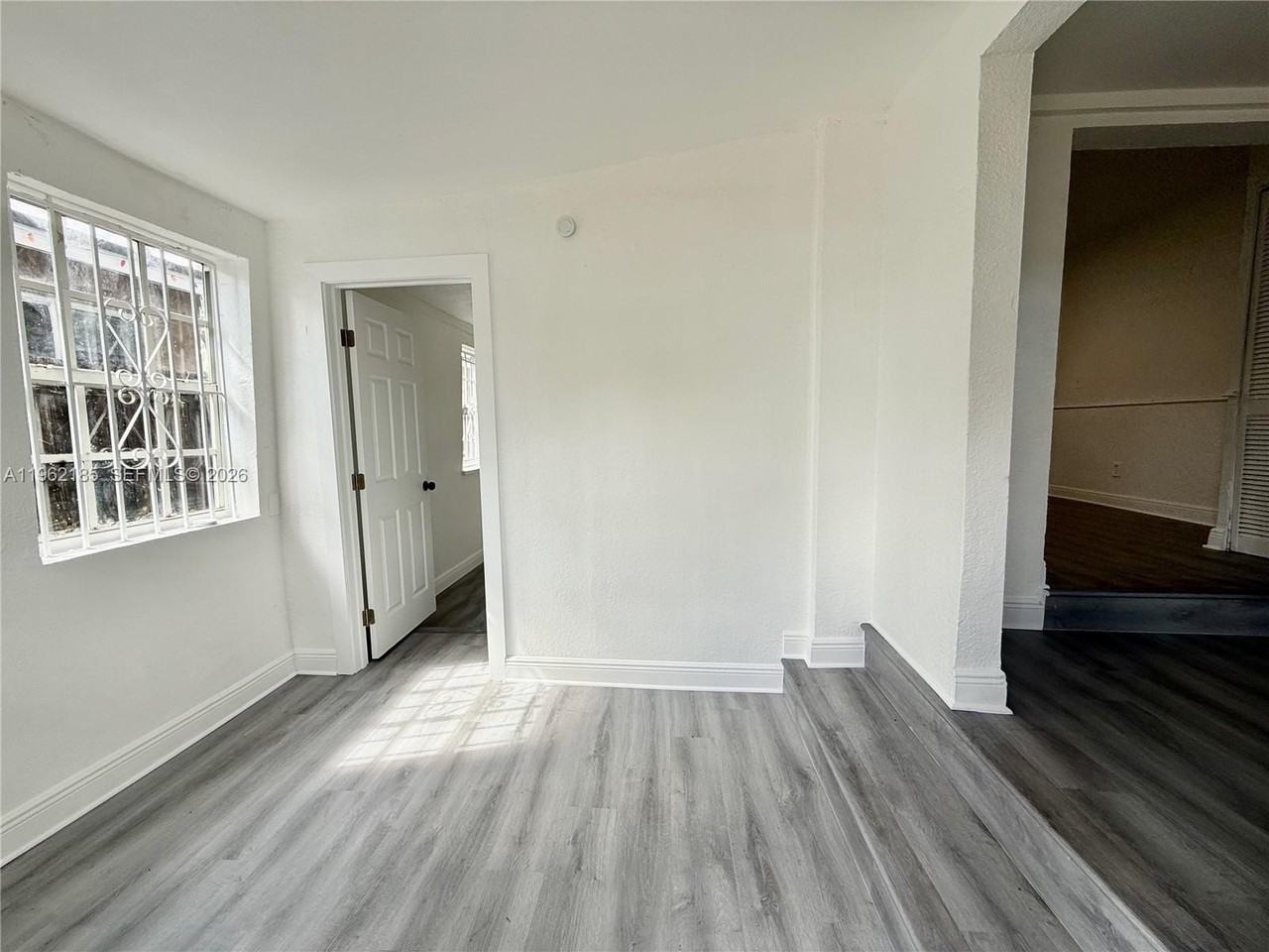 5720 Nw 23rd Ave - Photo 4 of 48