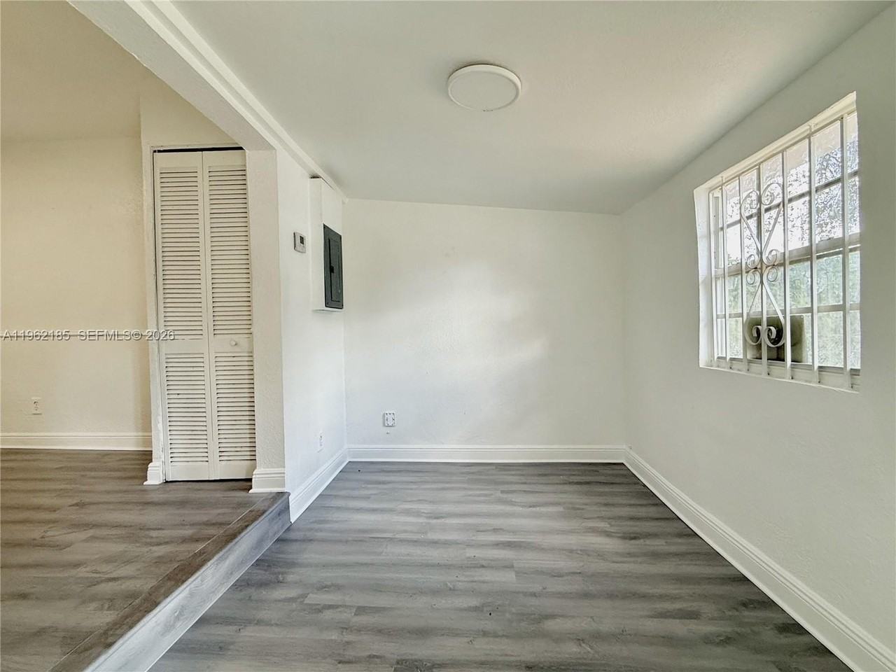 5720 Nw 23rd Ave - Photo 6 of 48