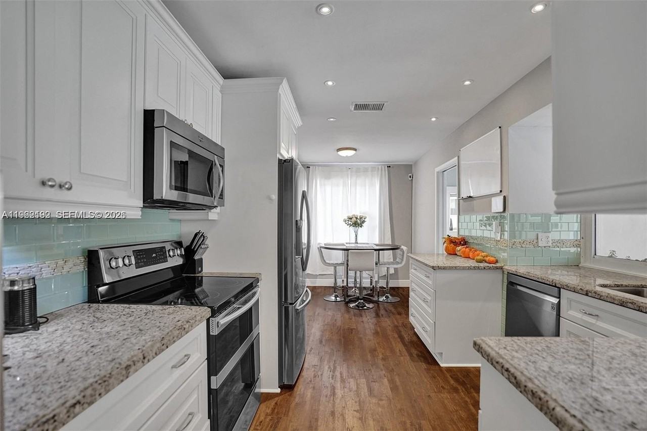 2101 N 52nd Ave #2101 - Photo 3 of 21