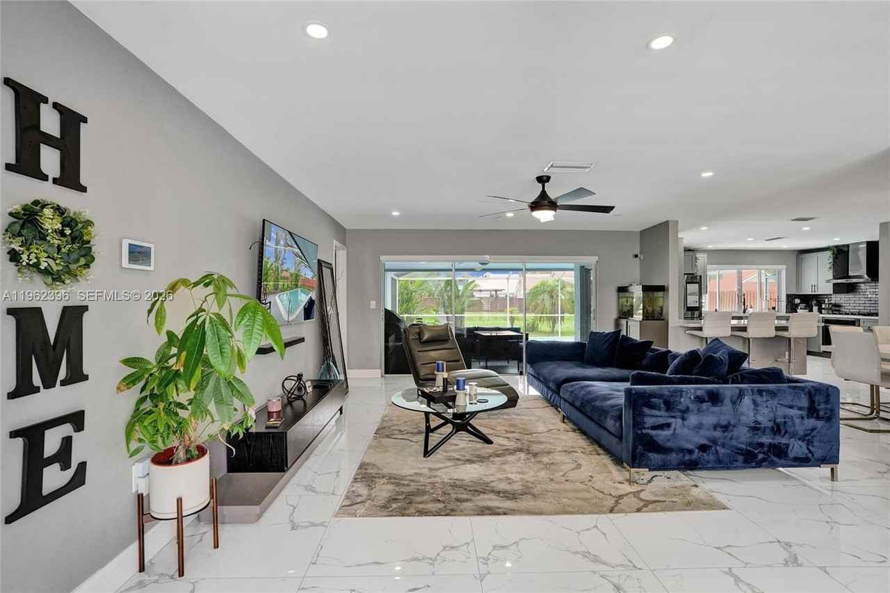 9774 Nw 19th Pl - Photo 6 of 34