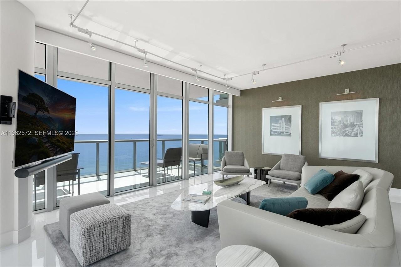 3737 Collins Ave - Photo 2 of 20