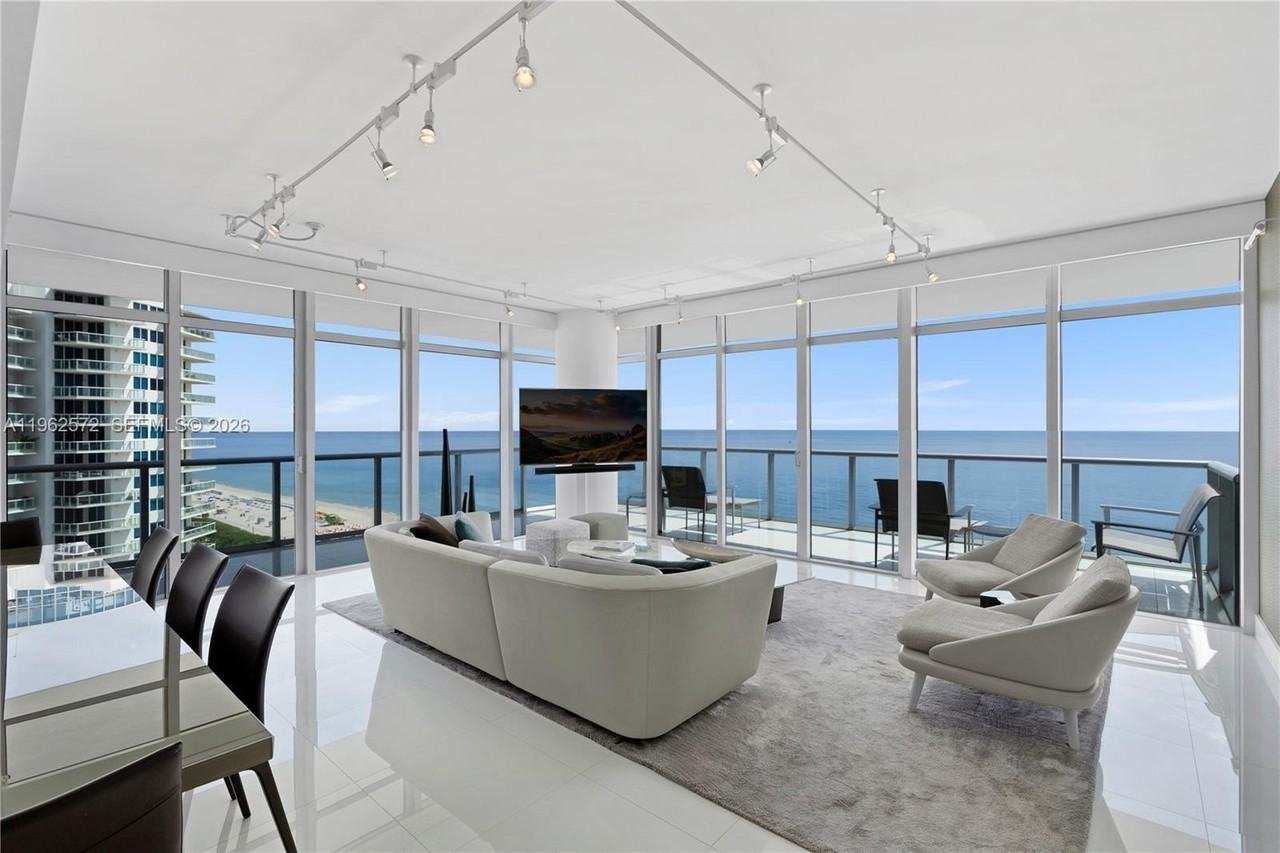 3737 Collins Ave - Photo 3 of 20