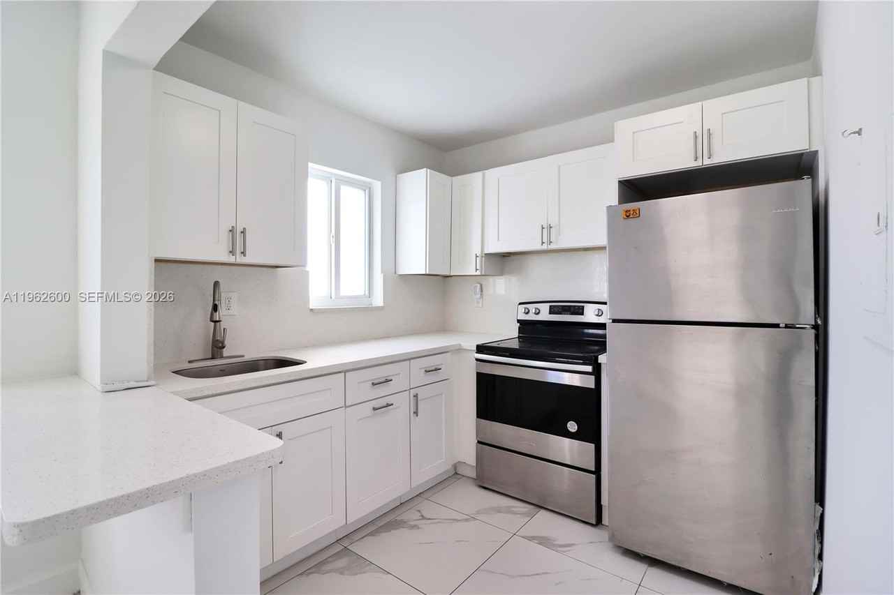 3601 Sw 2nd St #3601 - Photo 4 of 16