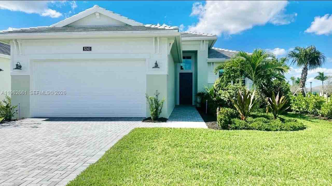 5243 Rivo Alto Cir - Photo 4 of 40