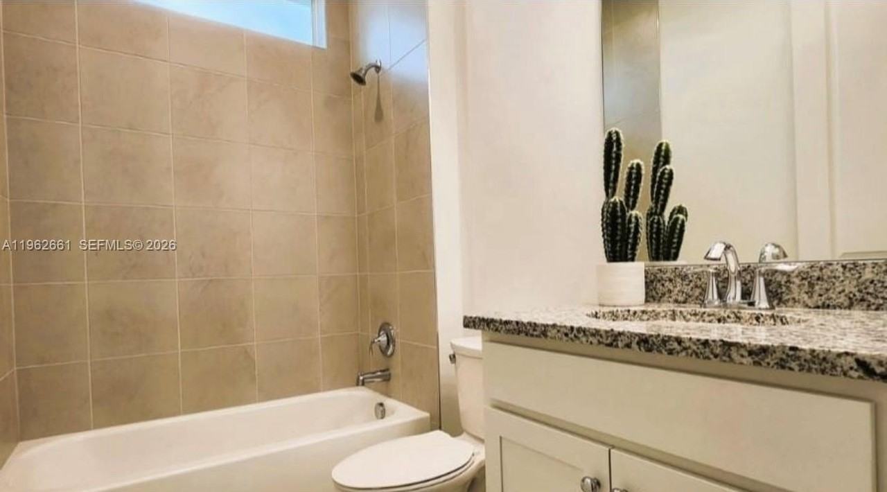 5243 Rivo Alto Cir - Photo 7 of 40