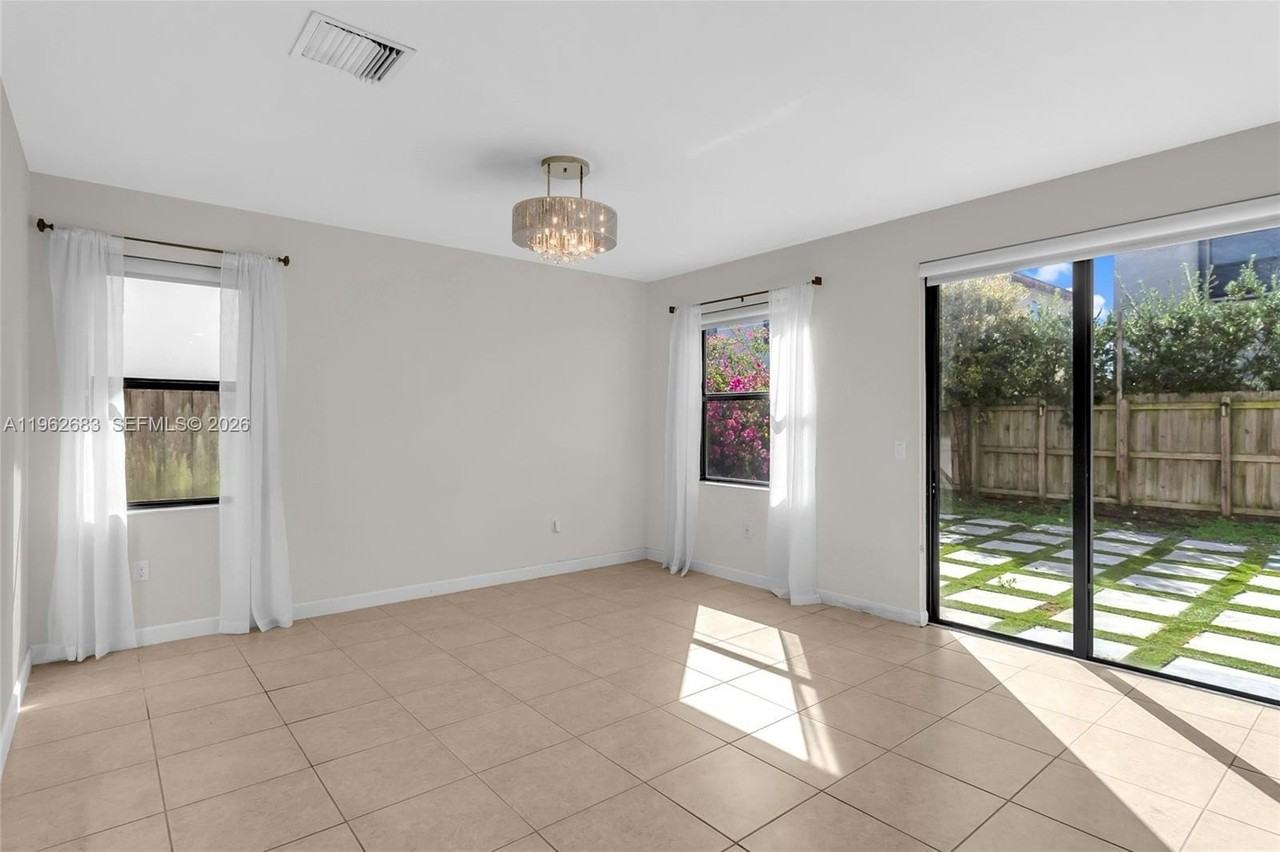 11770 Sw 251st St - Photo 7 of 42