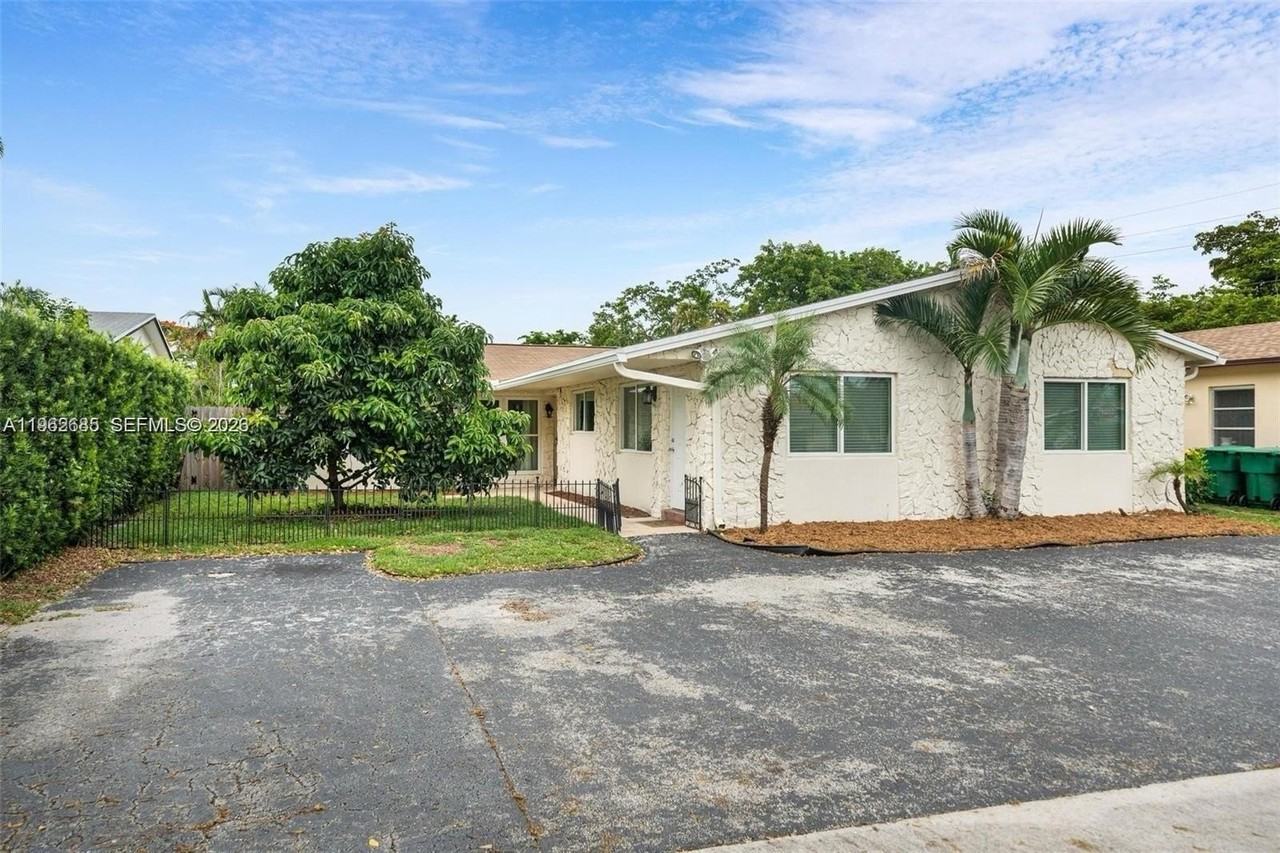 107 Se 5th St #N - Photo 6 of 31