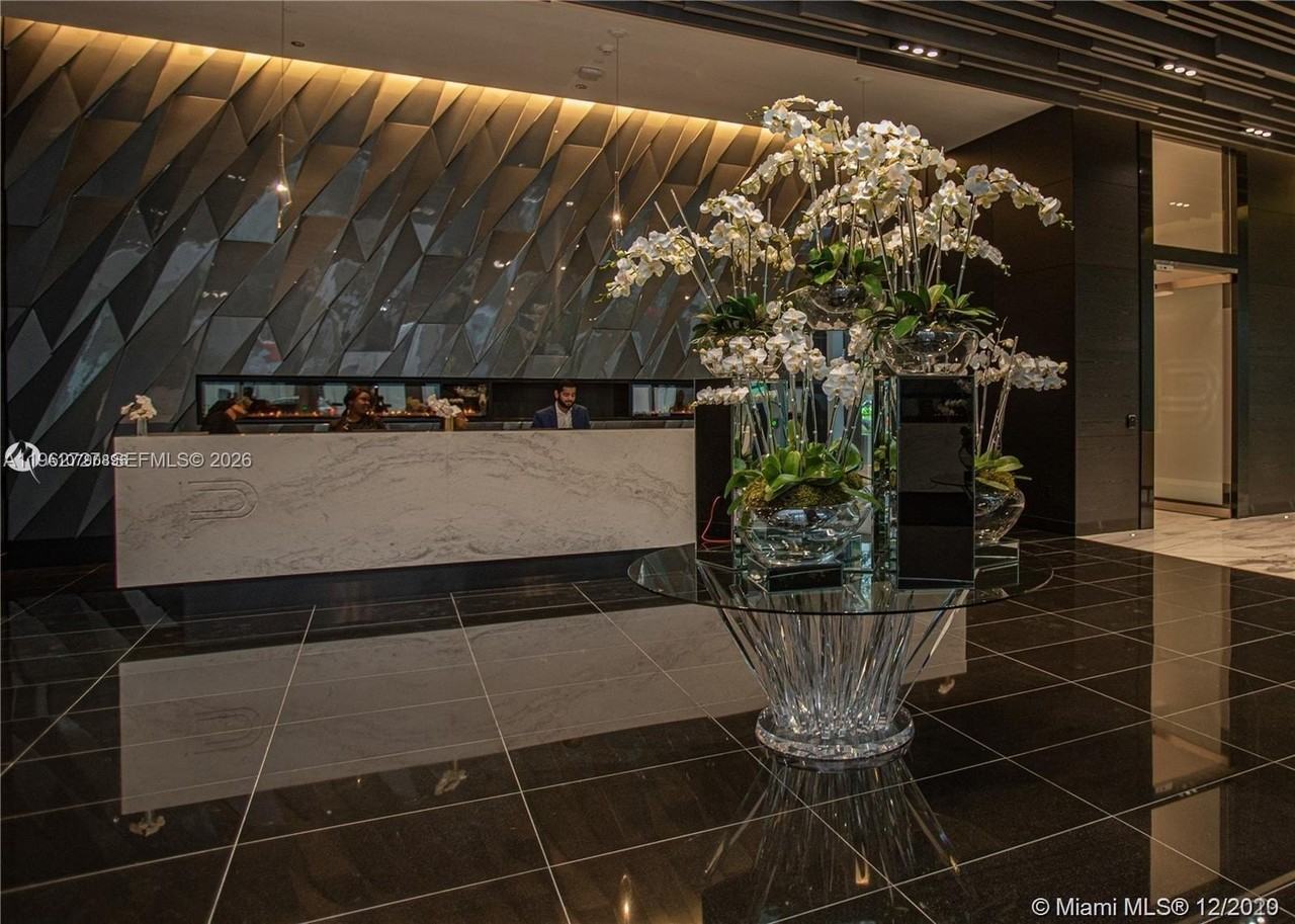 851 Ne 1st Ave #3903 - Photo 5 of 50