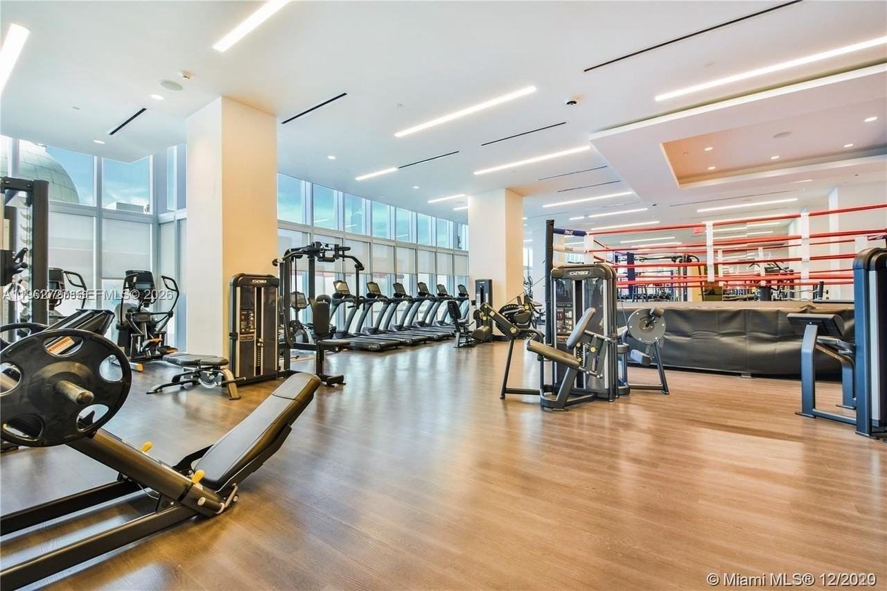 851 Ne 1st Ave #3903 - Photo 7 of 50