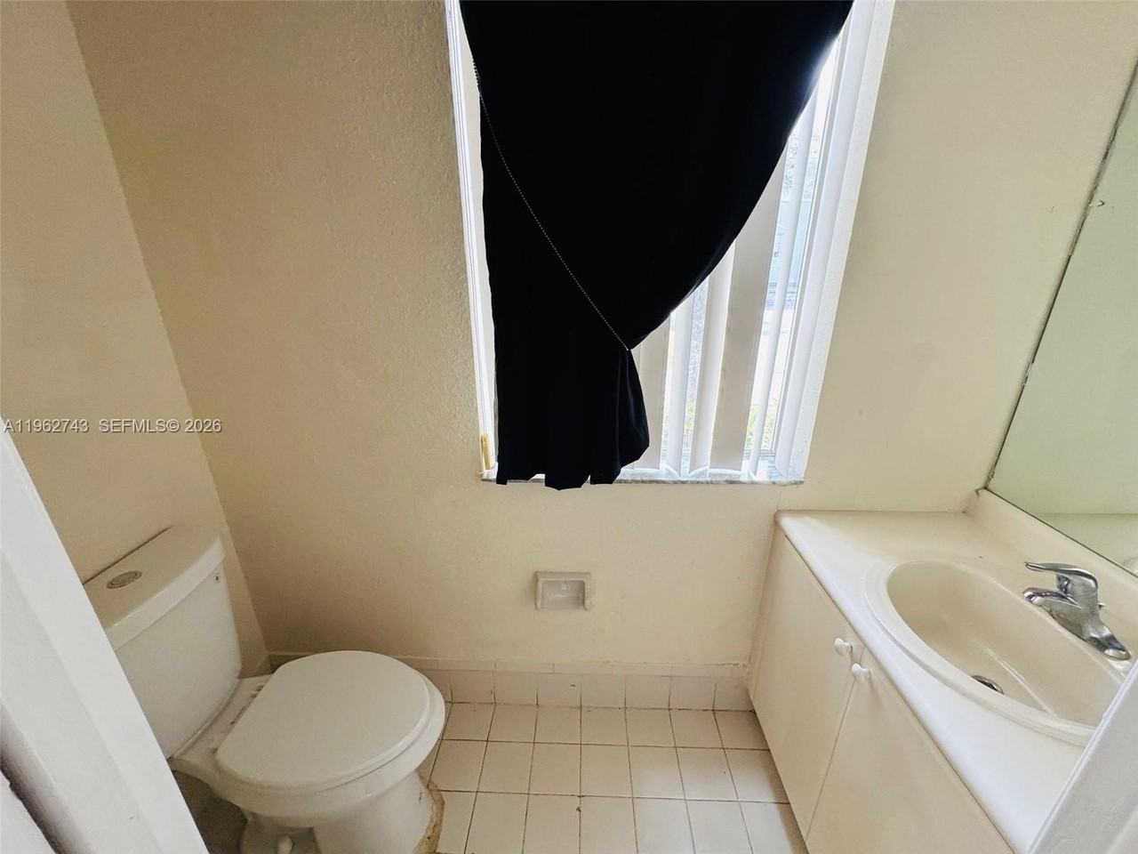 1601 Se 24th Ct #221 - Photo 4 of 13