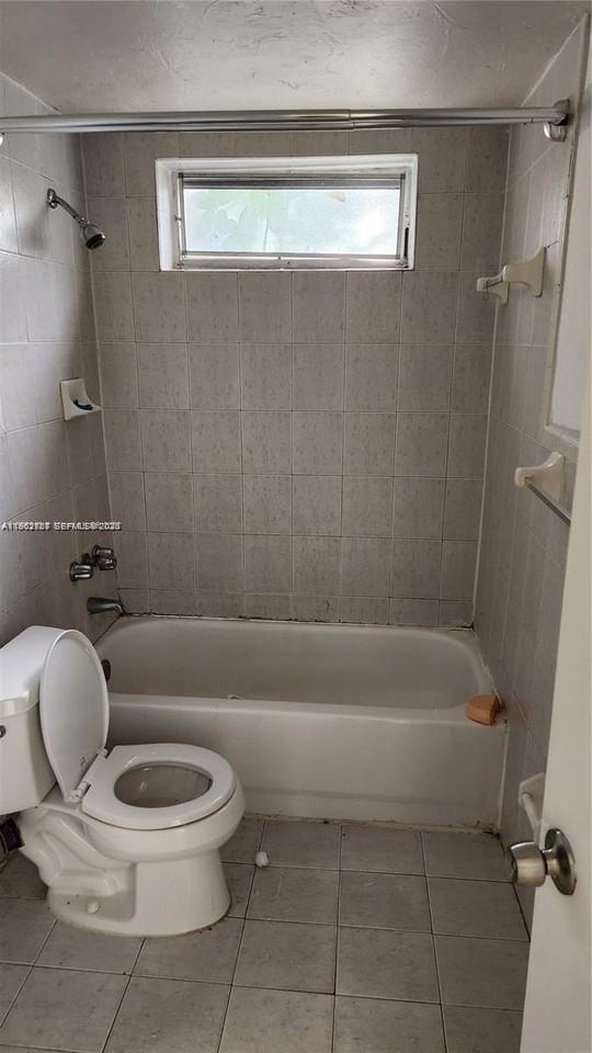 236 Madeira Ave #3 - Photo 5 of 5