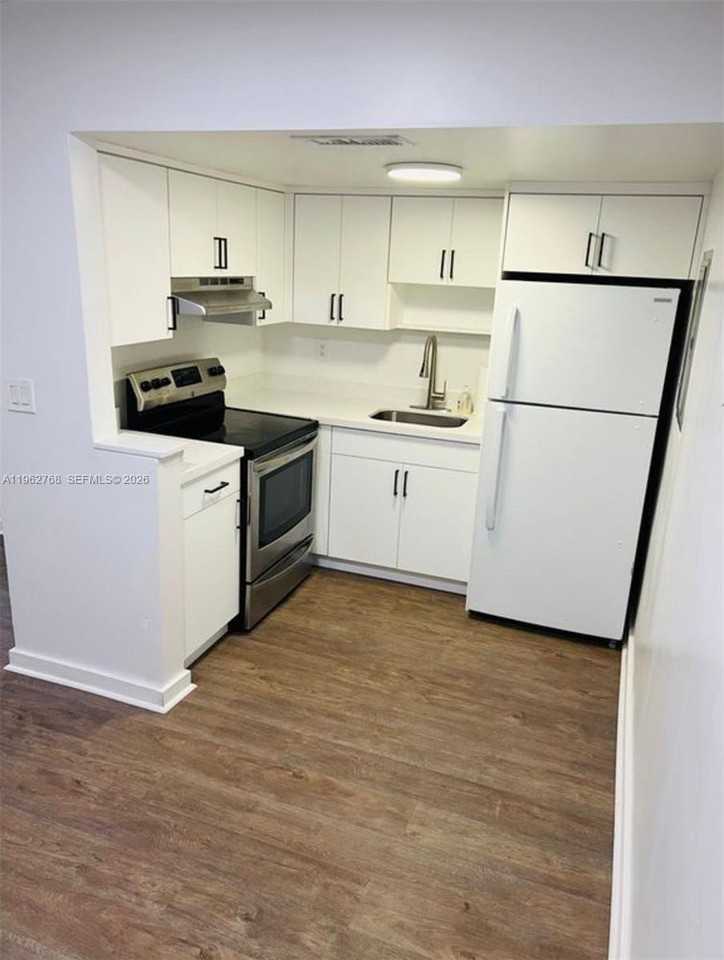 5820 Nw 23rd St #5820 - Photo 2 of 13