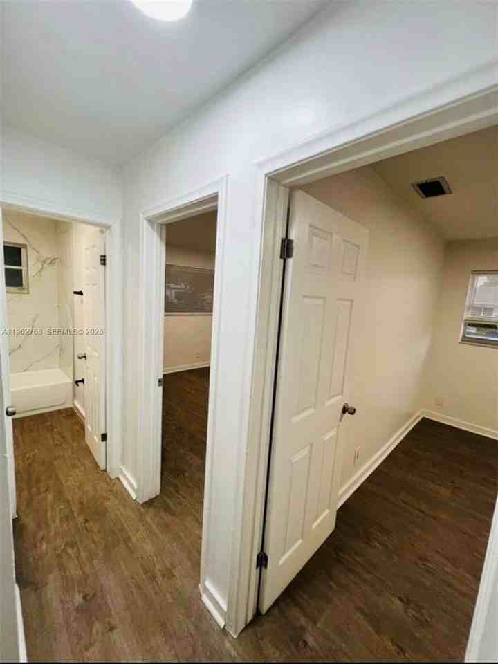 5820 Nw 23rd St #5820 - Photo 7 of 13