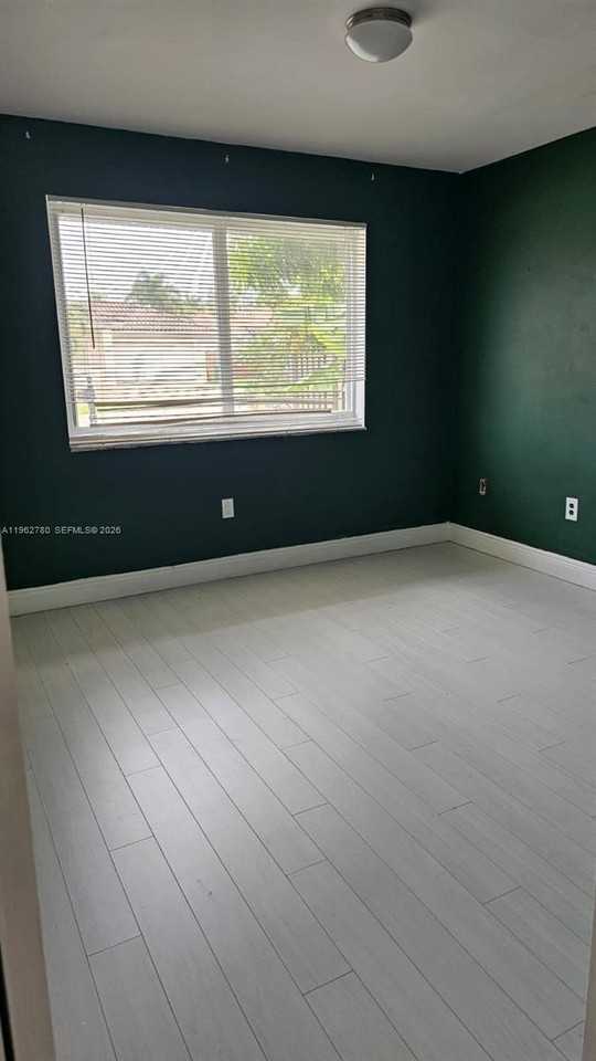 17230 Sw 93rd Ave - Photo 5 of 15