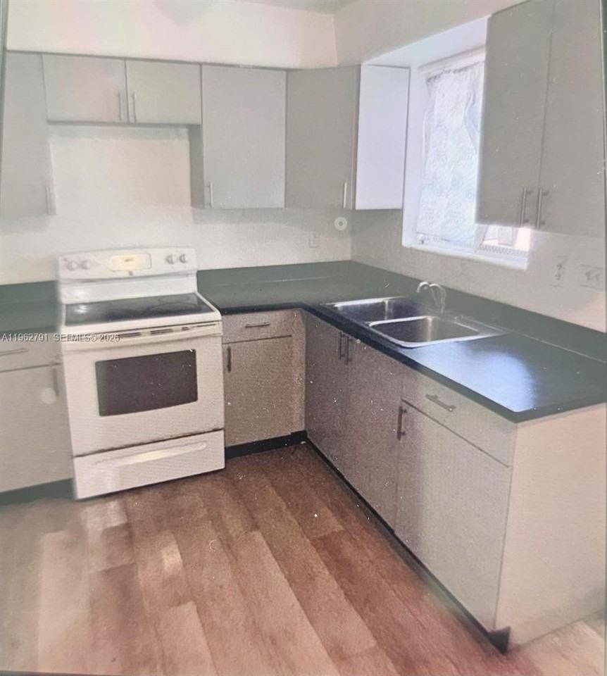 1545 Nw 81st St #1545 - Photo 3 of 9