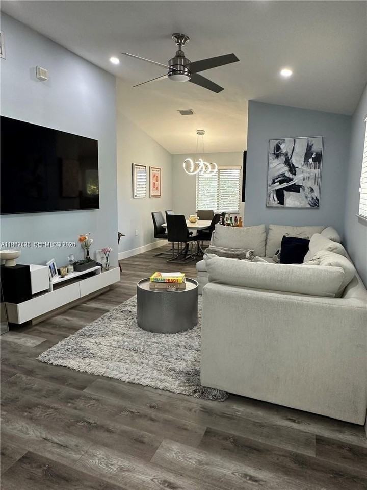 2298 Nw 78th Ave #201 - Photo 2 of 14