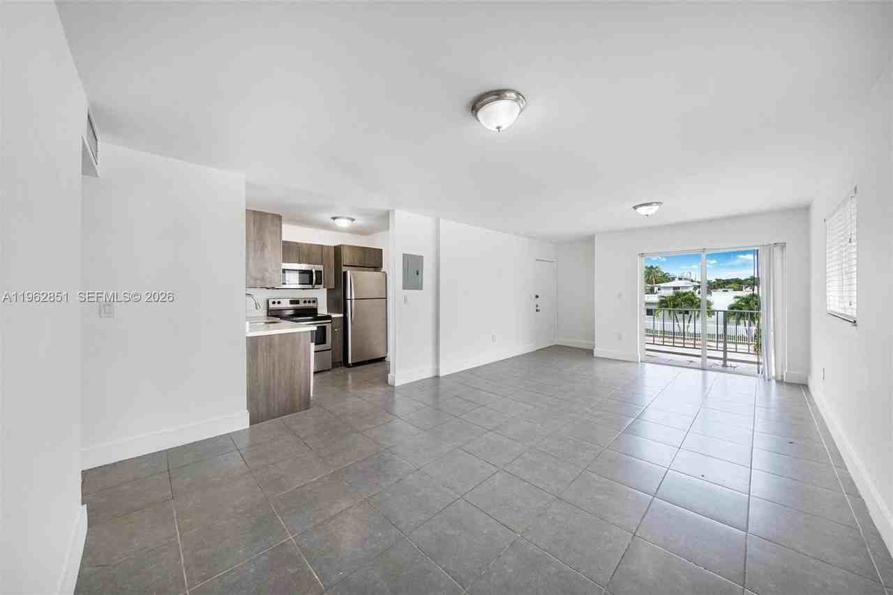 740 81st St #2 - Photo 5 of 26