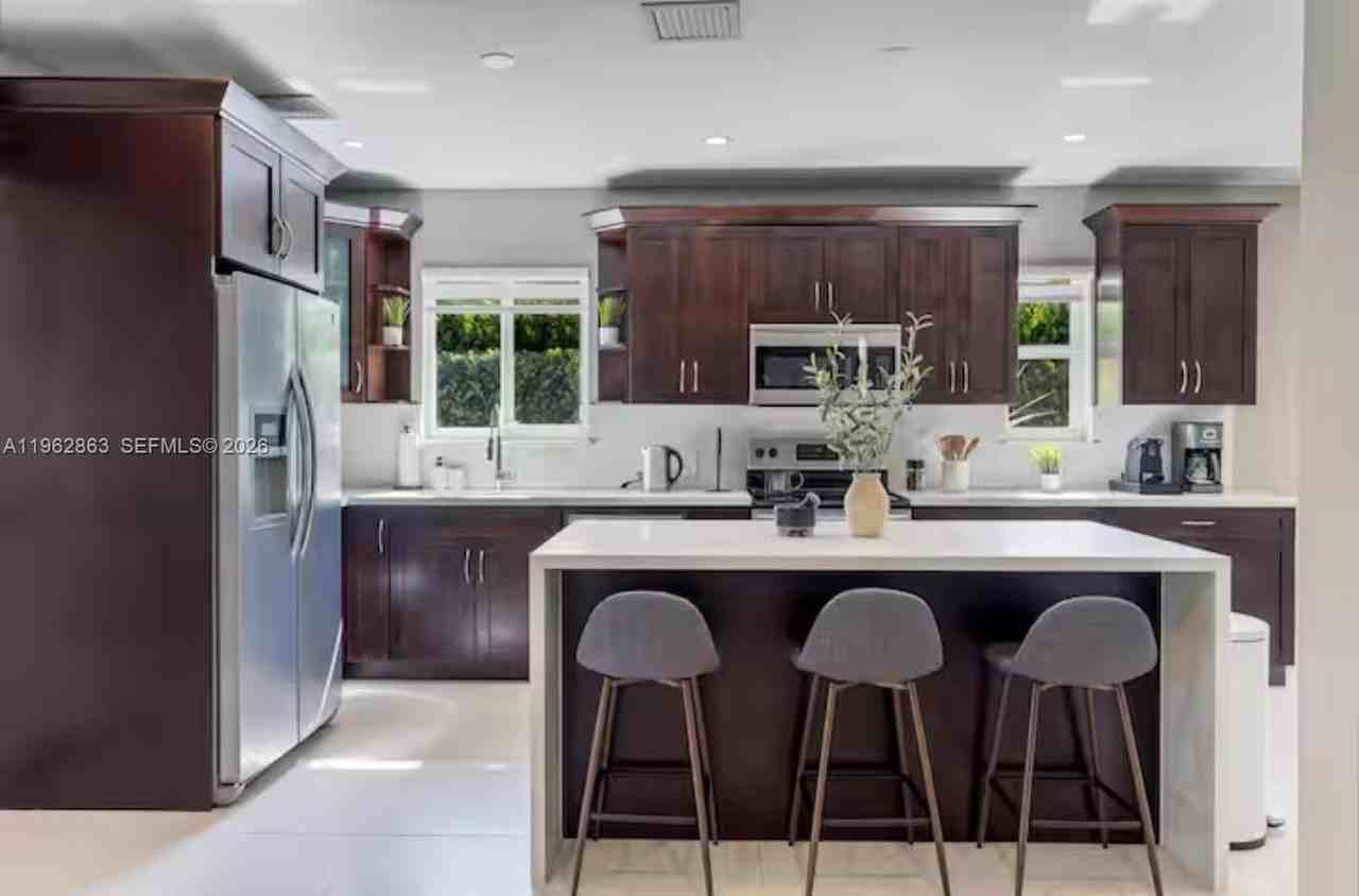 1019 Ne 115th St #1019 - Photo 5 of 35