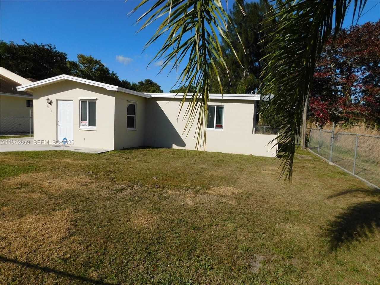 10121 W Jessamine St #10121 - Photo 2 of 20