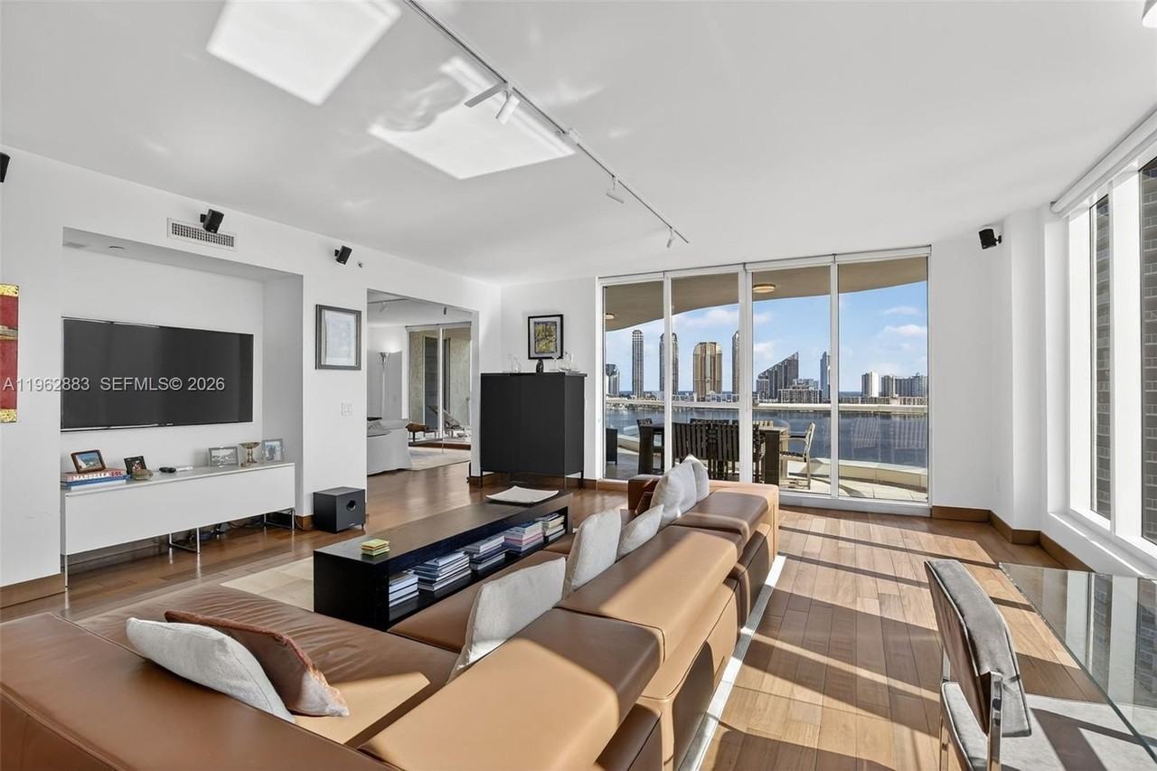 6000 Island Blvd #1208 - Photo 2 of 50