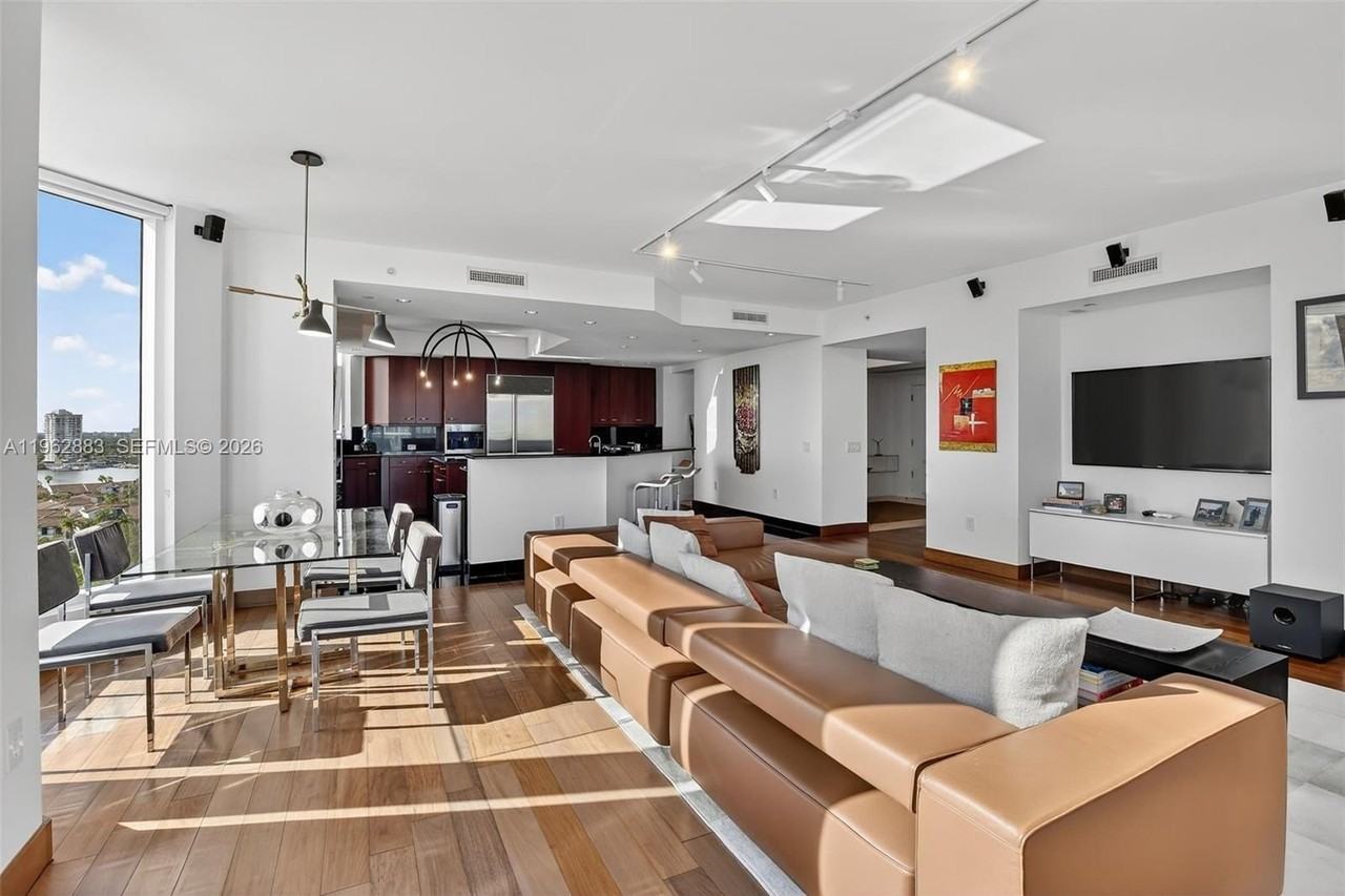 6000 Island Blvd #1208 - Photo 3 of 50