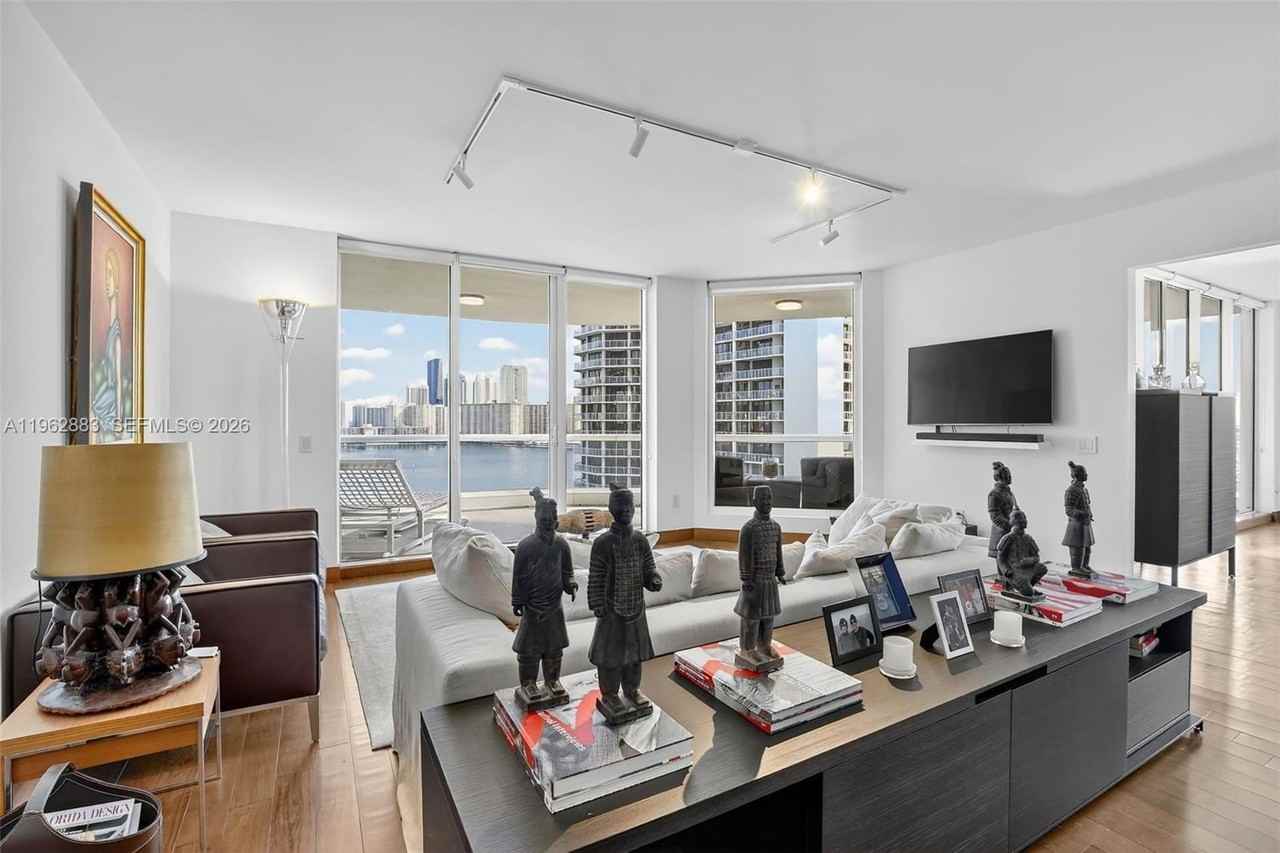 6000 Island Blvd #1208 - Photo 7 of 50