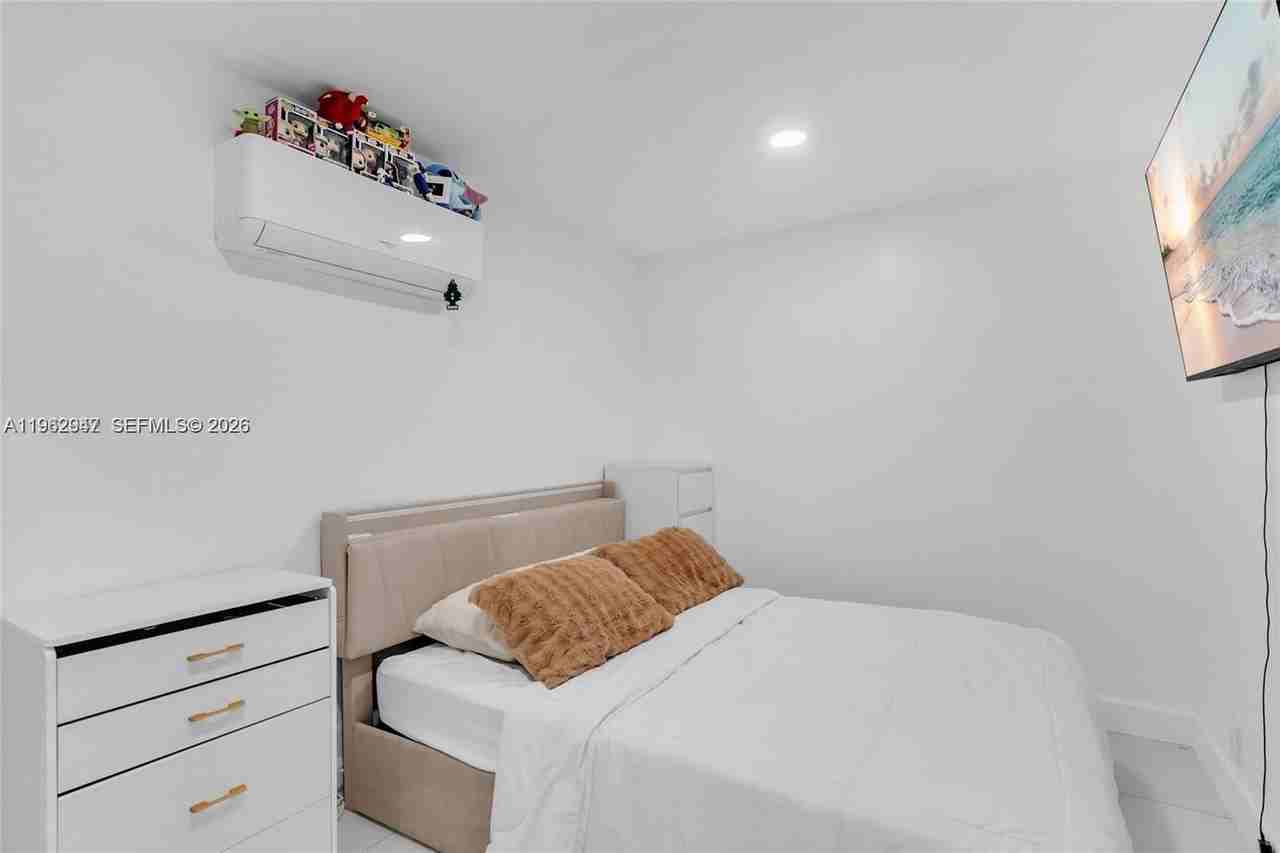 26620 Sw 136th Ave #1 - Photo 3 of 7