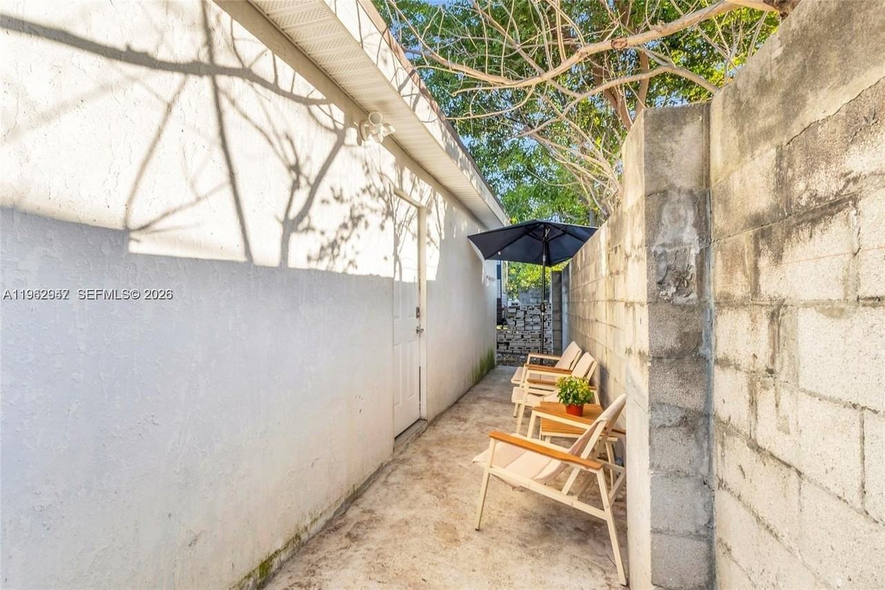 26620 Sw 136th Ave #1 - Photo 5 of 7