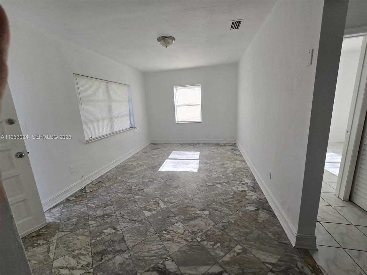 17193 Ne 18th Ave #2 - Photo 6 of 17