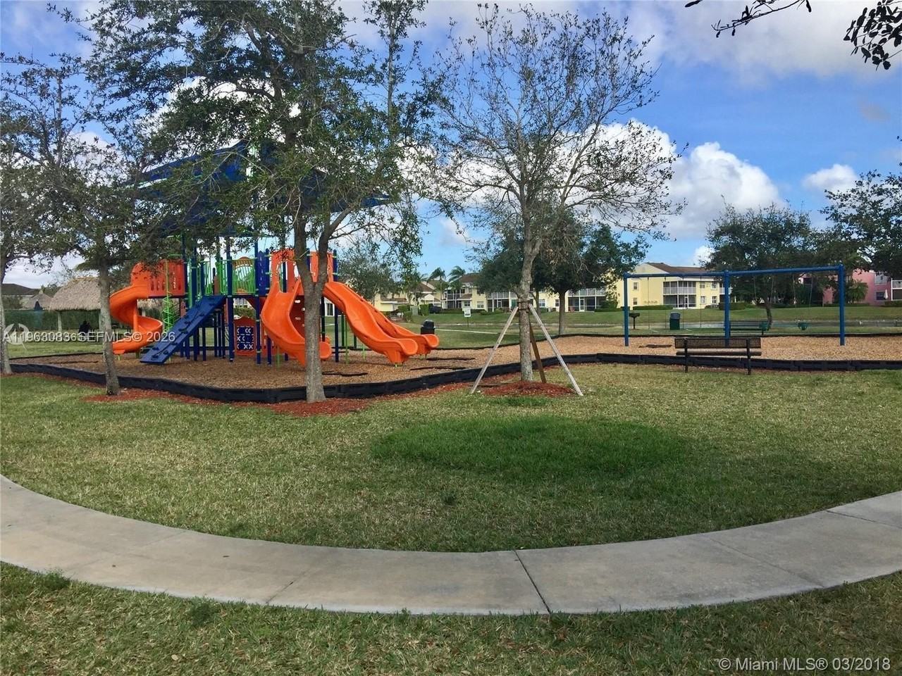 1904 Se 23rd Ave #1904 - Photo 4 of 4