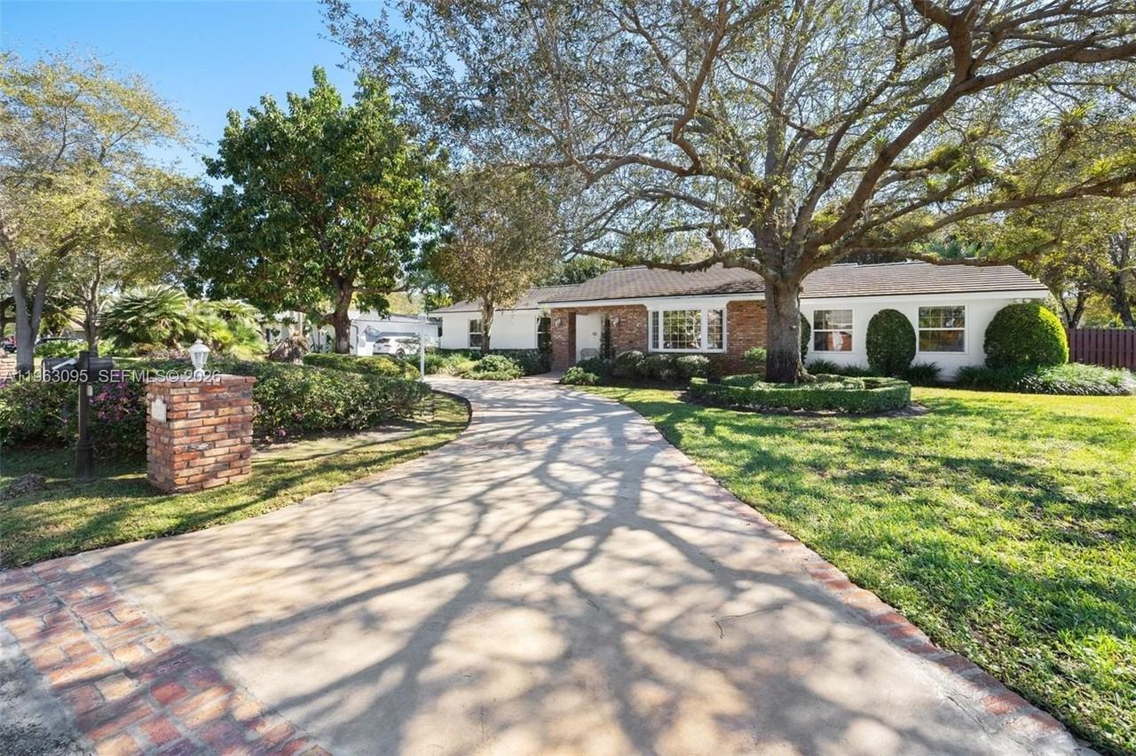 9980 Sw 128th St #9980 - Photo 2 of 48